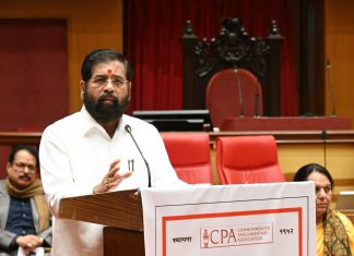 सर्वसामान्यांना मदतीची भूमिका लोकप्रतिनिधींनी स्वीकारावी : शिंदे